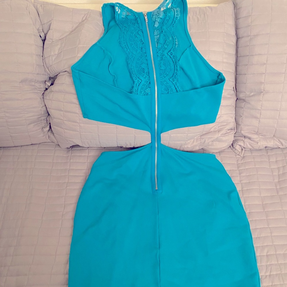 Dress - Picture 2 of 2